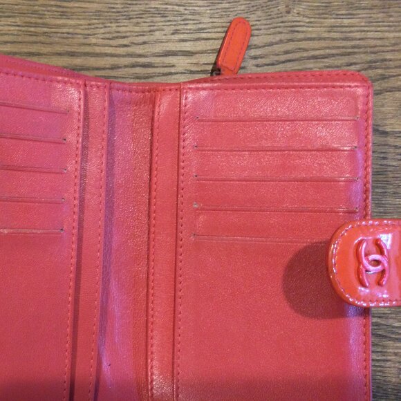 Chanel Patent Quilted Zip Pocket Wallet Coral - Picture 8 of 14